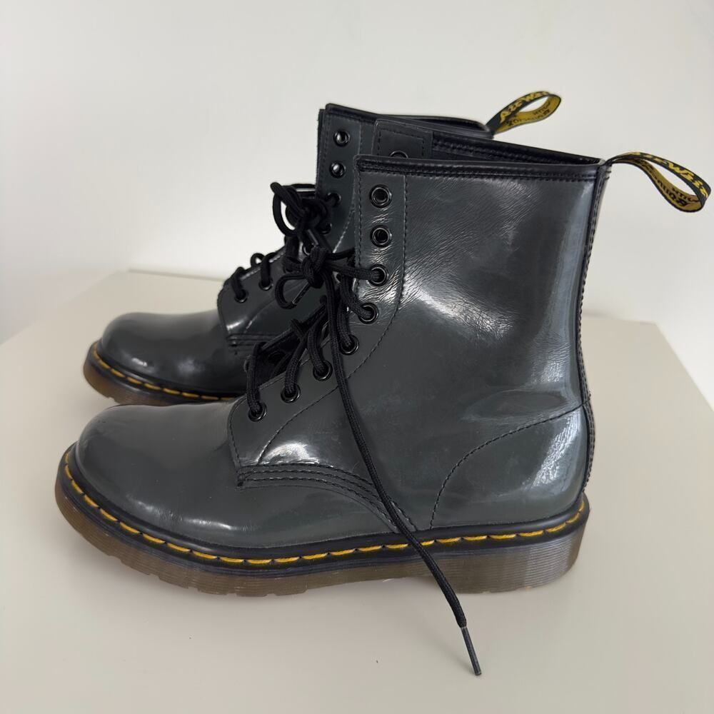 Dr Martens Boots 11821 Womens 7 Gray Patent Leather Combat Lace Up Grunge Rock - Picture 6 of 11